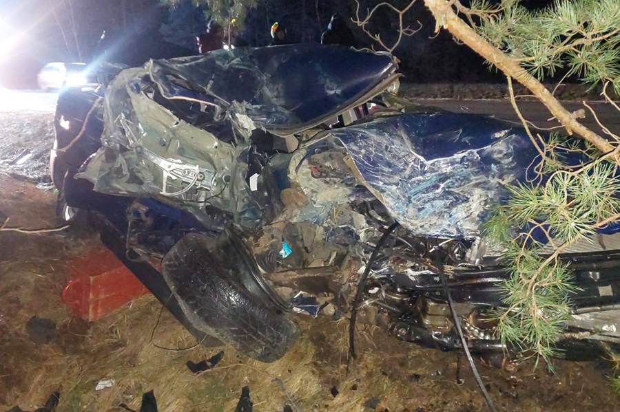 Bardzo groźny wypadek na drodze krajowej. Poszkodowana jedna osoba